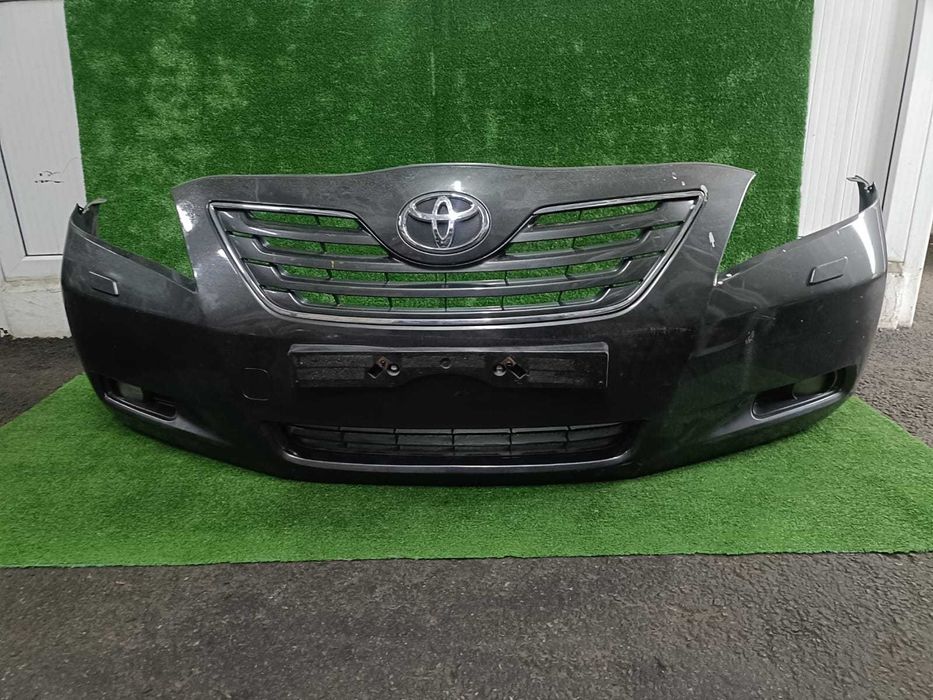 Оригинальный передний бампер от Toyota Camry 40, Европеец.