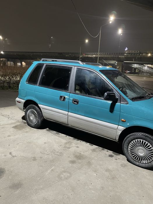 ПРОДАМ Mitsubishi Space Runner (автомат)