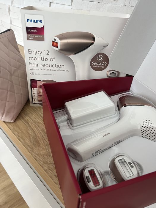 Фотоепилатор Philips Lumea 9900