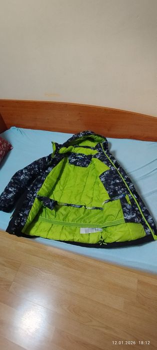 Яке за сноуборд и ски