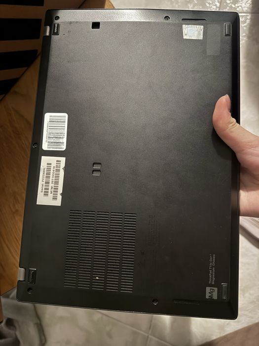 Лаптоп Lenovo Thinkpad T14s Gen 1, i5, 16GB RAM, 512 GB