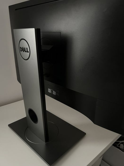 Монитор Dell p2417h 24 инча