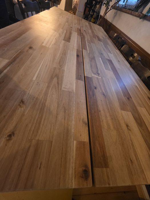 Маса за трапезария - масивно дърво