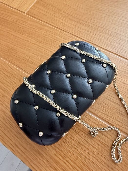 Черна чантичка guess оригинална