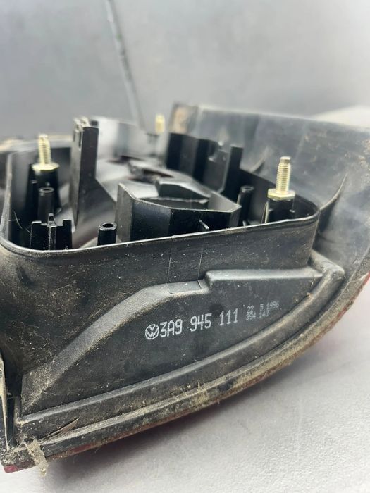 Lampa / Tripla stop stanga pe aripa 3A9945111 Volkswagen VW Passat