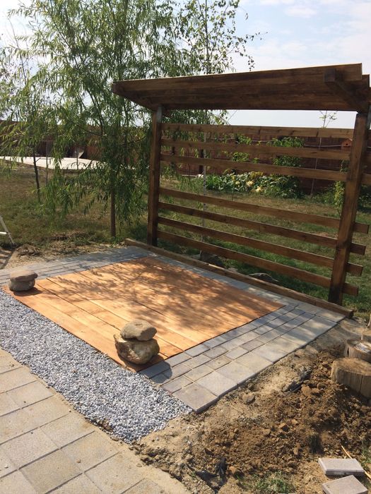 Pavaje, pavele, borduri, coama de gard pentru gradina.