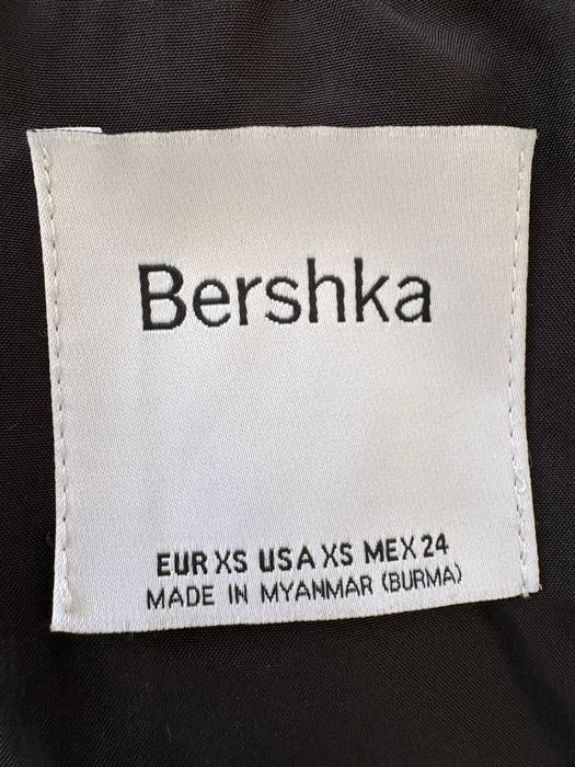 Елек на Bershka неразличим от нов