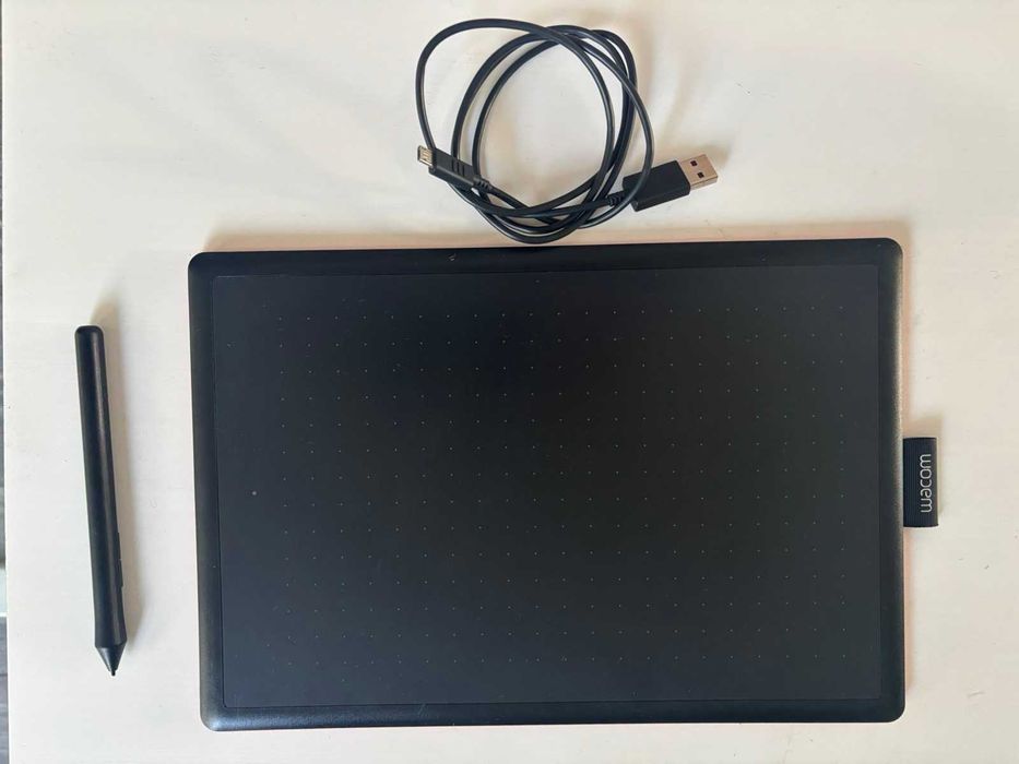 Графичен таблет One by Wacom Medium CTL-672 – като нов