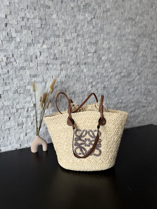 Хасърена чанта Loewe