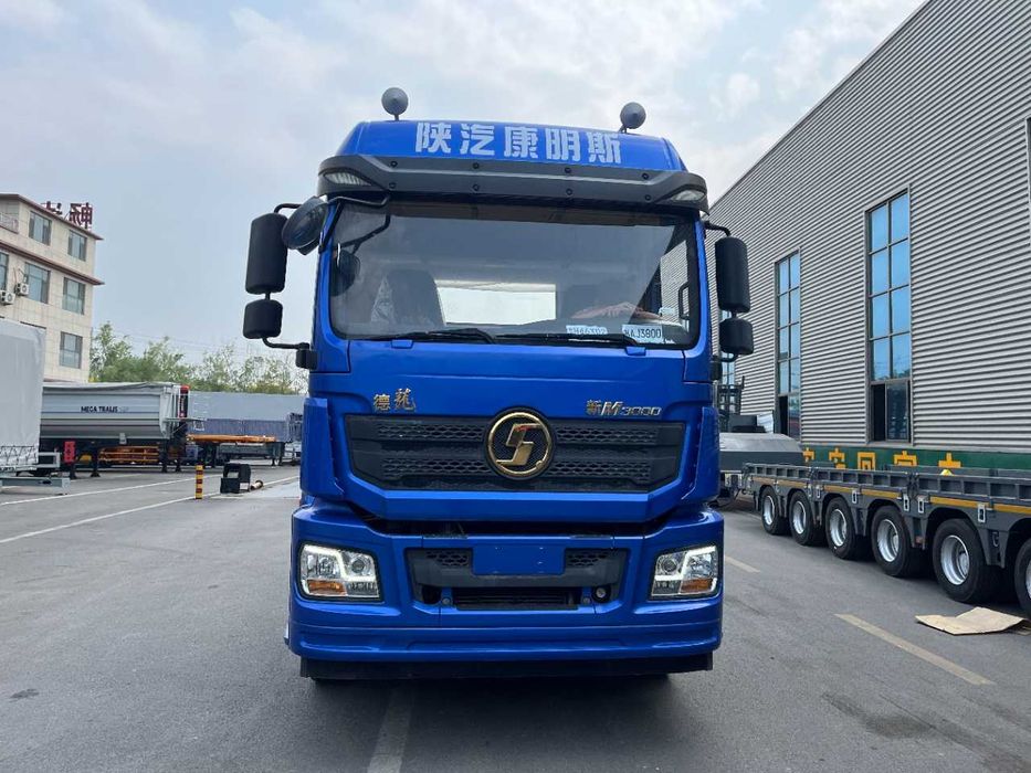 Shacman M3000 трактор