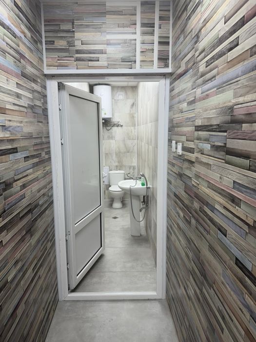 Дава се под наем Магазин в Раковски - 100 кв.м за 500 € - Снимка #3