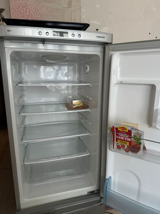 Продам холодильник