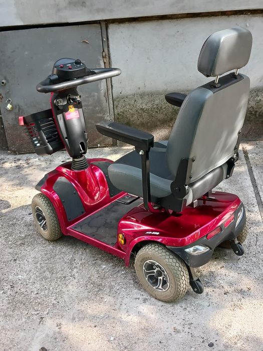 Акумулаторна инвалидна количка