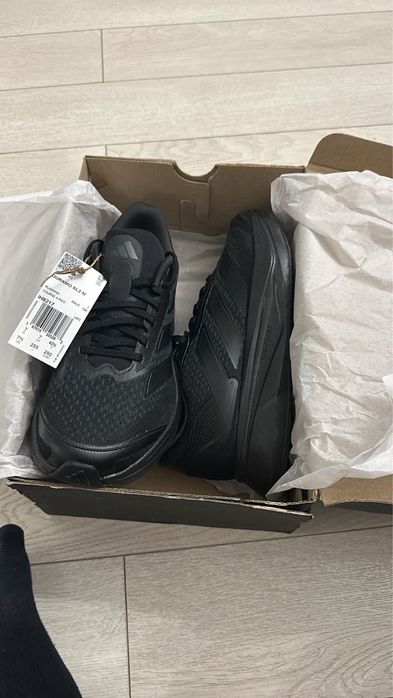 Кроссовки Adidas онигинал новые!