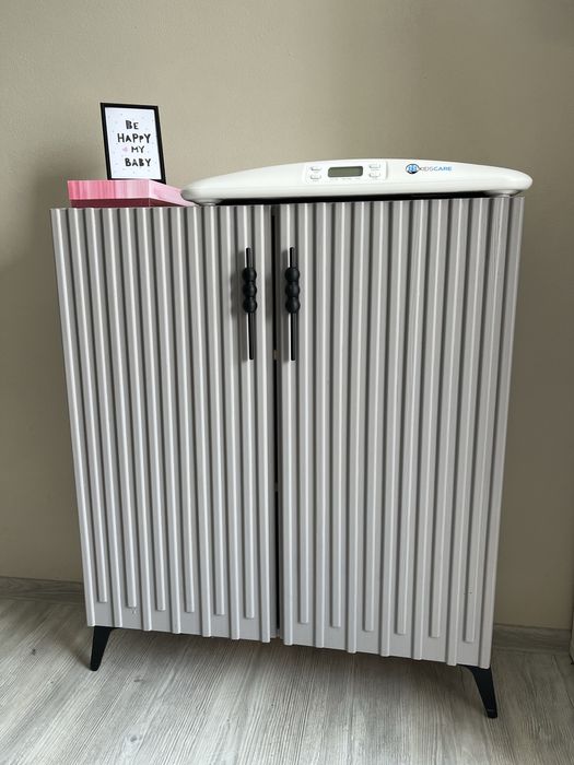 Dulap/Comoda lemn masiv reconditionat