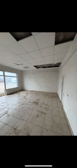 Продава се помещение- гр. Берковица Ж.К. “Заряница” . 53 кв.м