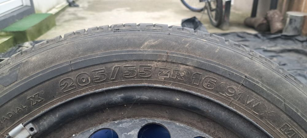 Janta tabla și cauciuc 205/55/16