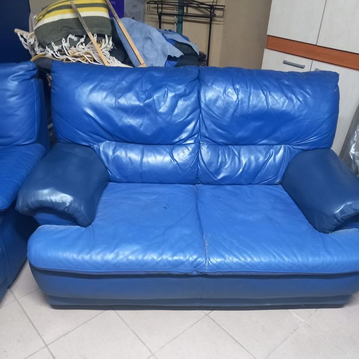 Vând canapea și scaune