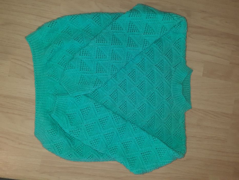 Ръчно плетени елек и блуза,Нови,отговарят на размер М/Л