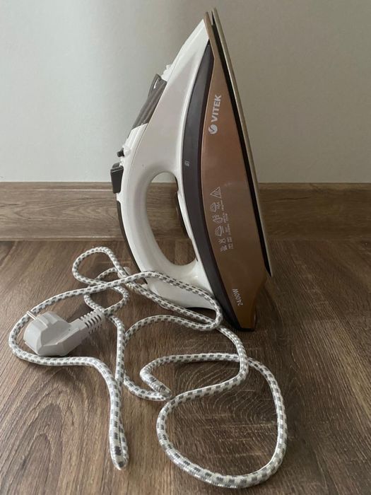 Продам утюг в отличном состоянии
