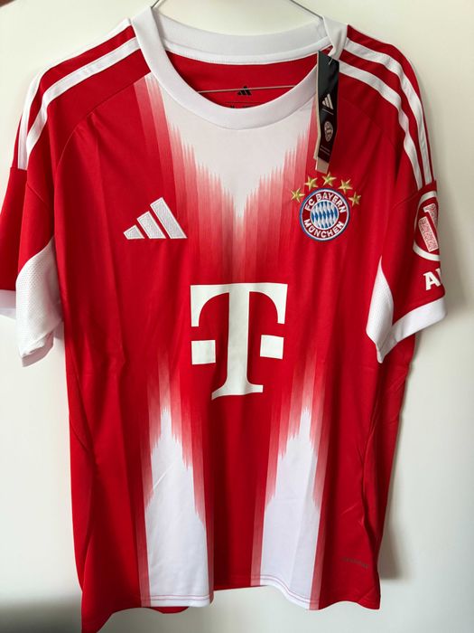 Tricou Bayern Munchen sezonul nou fotbal