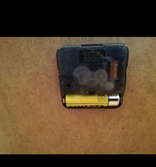 Красивые настенные часы