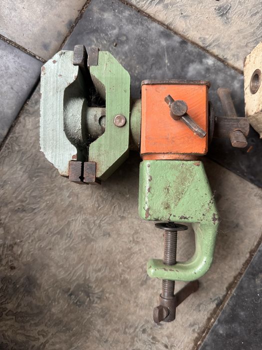 Тиски слесарные