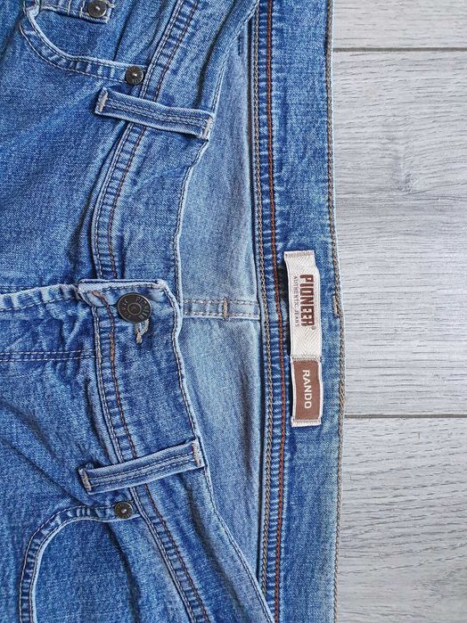 Blugi Pioneer "Rando" - Marime W42 L30 (Talie 107 cm)