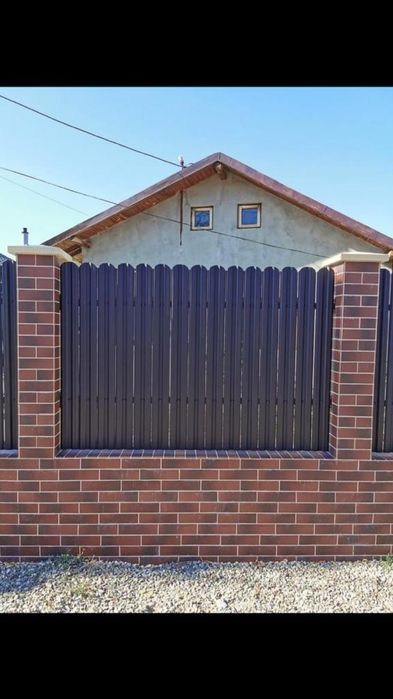 Executam garduri din materialele noastre sau ale clientului