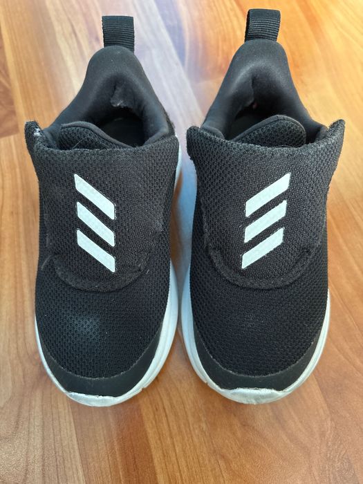 Маратонки adidas 25