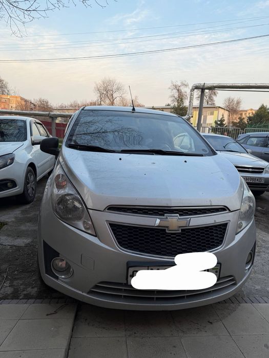 Продается машина SPARK 2012 года