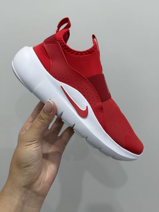 Продаю Кроссовки NIKE