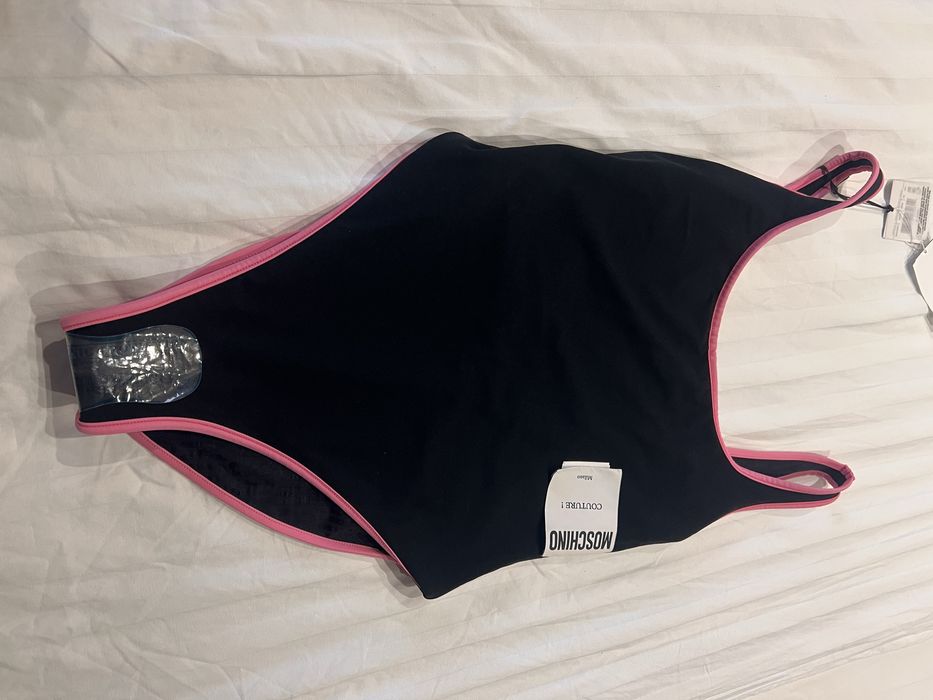 Чисто нов бански - Moschino