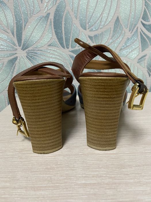 Босоножки кожа 39 размер продам