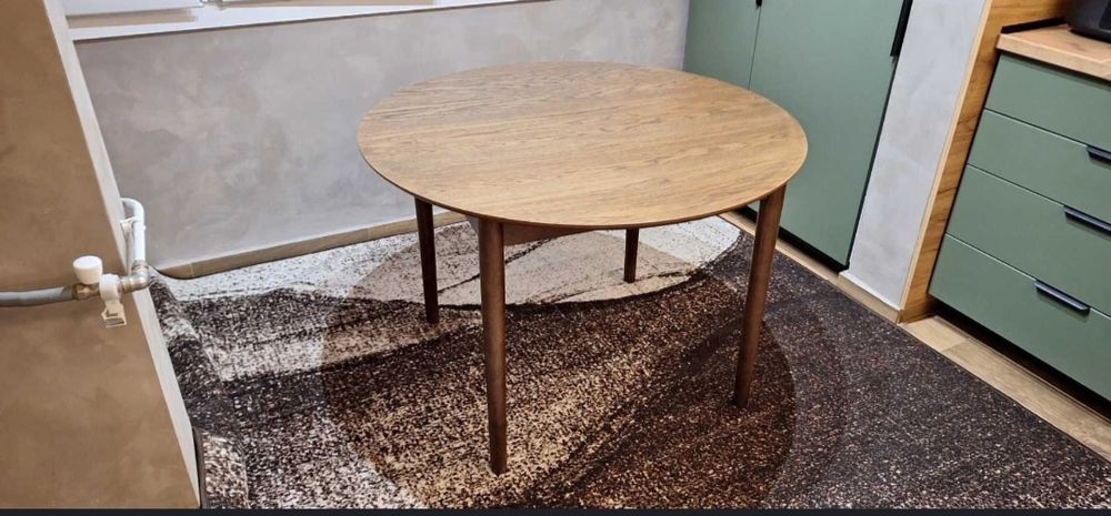 Трапезна маса кръгла от дърво ф110 см