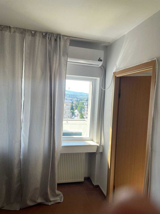 Inchiriez apartament