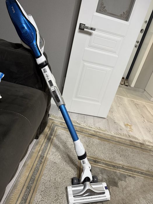 Пылесос Тефаль сухая и влажная уборка.