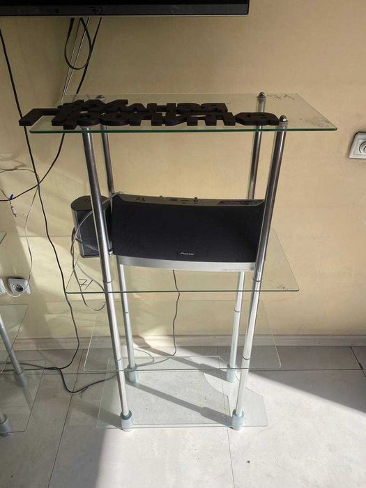 Витрины, шкафы, тумбы распродажа