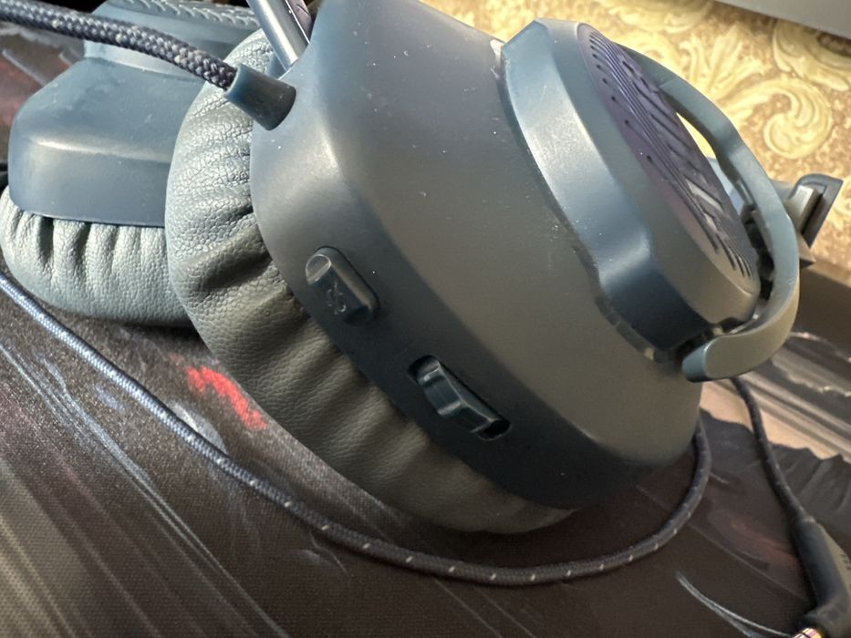 Наушники JBL Quantum 100