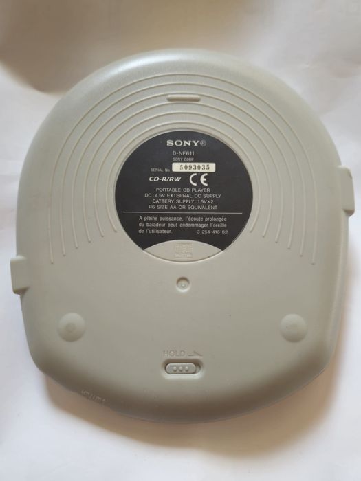 Sony WALKMAN CD MP3 player D-NF 611