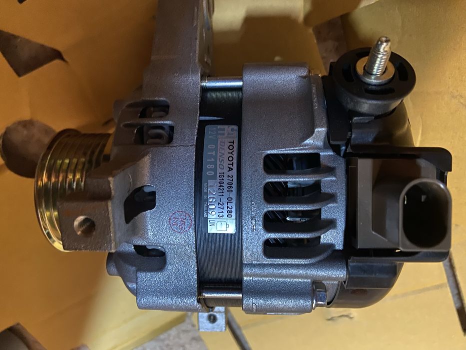 Генератор оригинал Хайлюкс акула