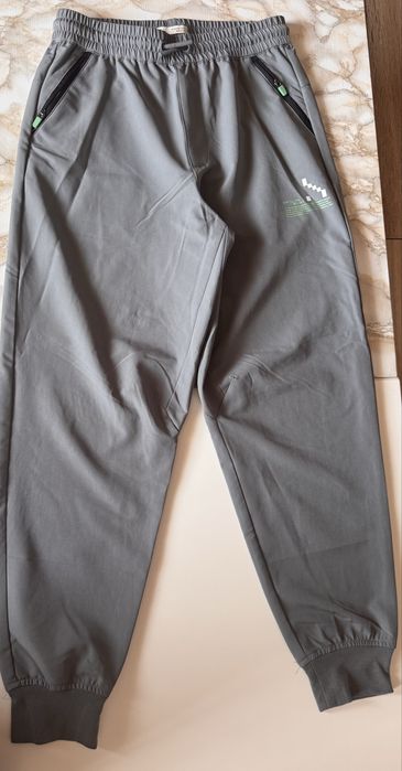 Панталони ватирани и неватирани на  Zara
