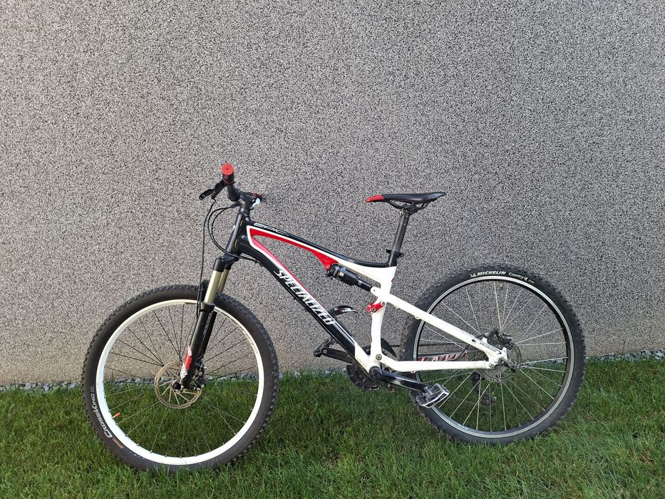 Vând bicicletă SPECIALIZED comp 26" Full suspension/frâne hidraulice