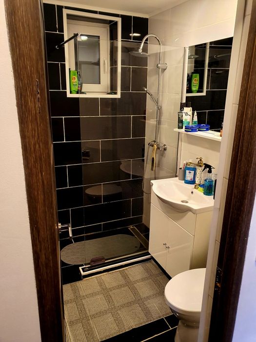 Apartament semidecomandat 3 camere