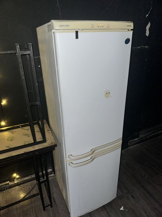 Холодильник рабочий хороший