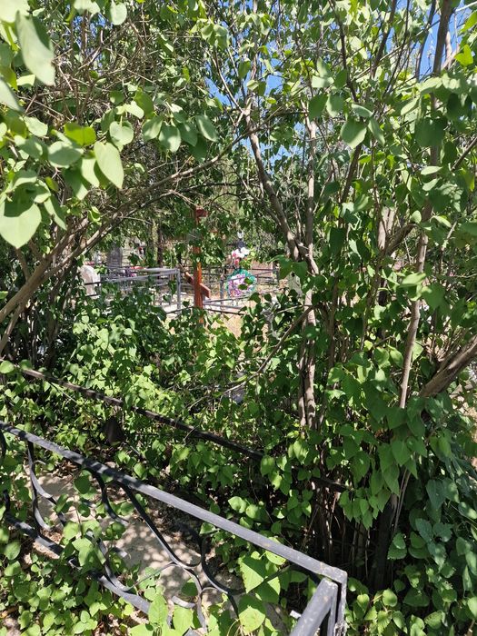 Уборка могилок, покраска