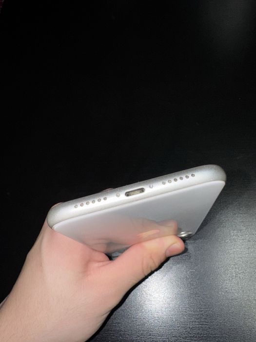 Продам Iphone 11 64gb..