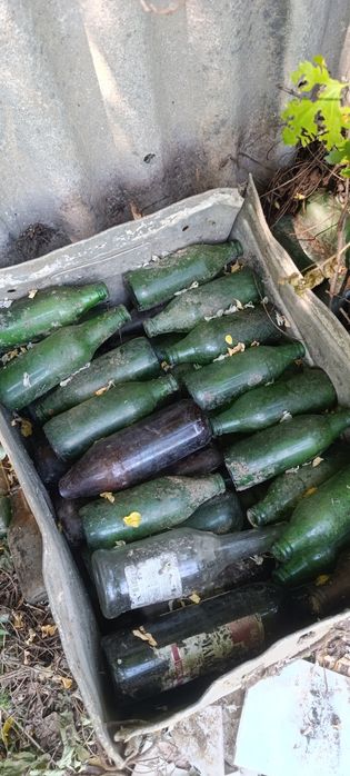 Бутылки стеклянные зелёные коричневые по 100 тг