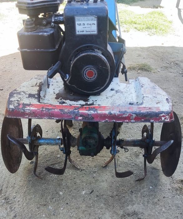 Motocultor american cu freze mari perfect functional