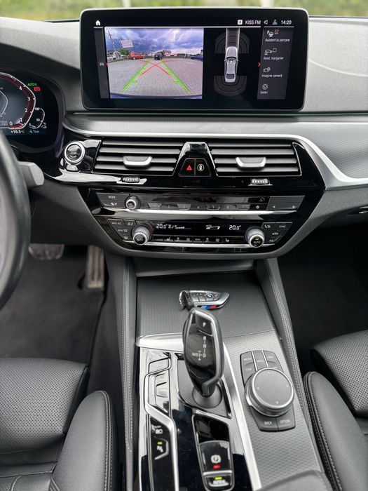 BMW Seria5  M-Pachet  Plug-in Hybrid  X-Drive  An 2022 luna 10  KM 88000
